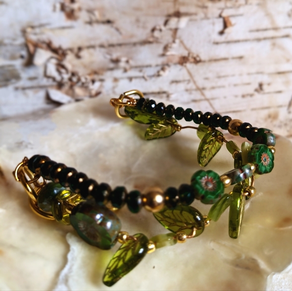 Glass Green Flowers, Leaves & Beads In Druid Flower Bracelet - Picture 3 of 6
